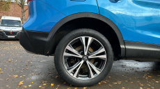 Nissan Qashqai 1.3 DiG-T N-Connecta 5dr Petrol Hatchback